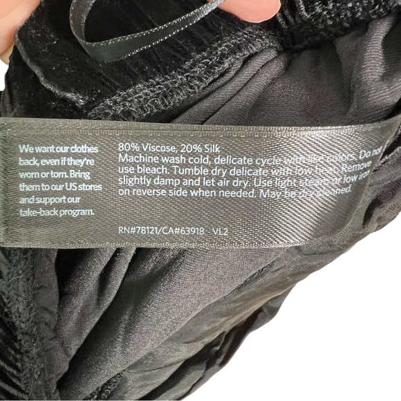 EILEEN FISHER Black Silk Blend Crushed Velvet Taper Leg Elastic Waist Pants - Picture 5 of 5